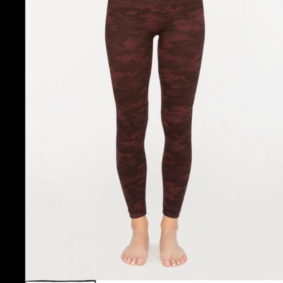 Spanx-Look at Me Now Camo leggings wine/black XL - Picture 3 of 7